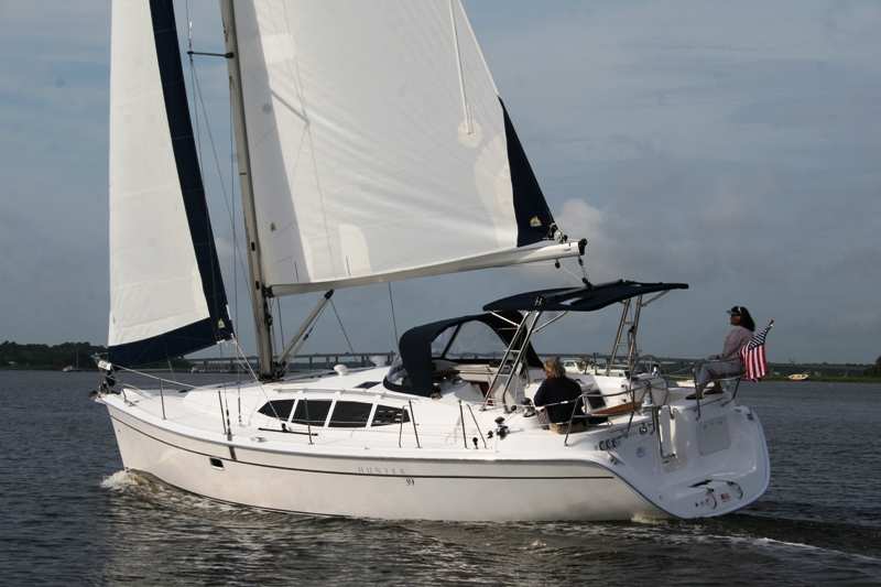 2010H39 under sail