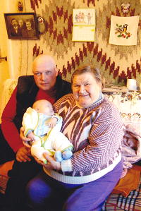 Helga Magi with grandson and great grandson