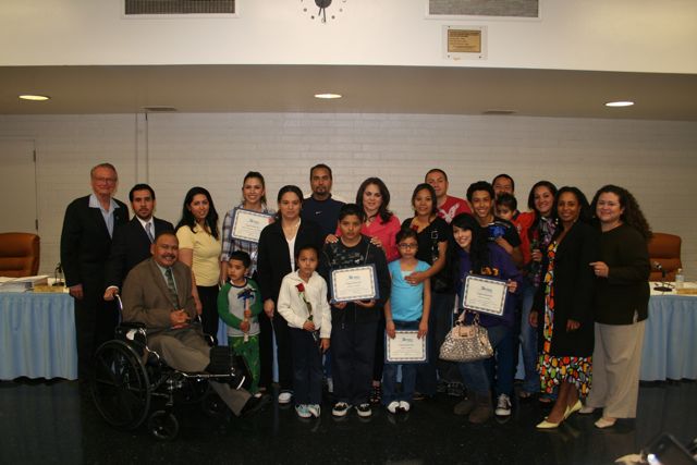 Lynwood families at council meeting