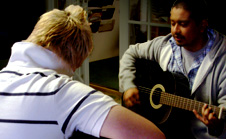 Mentor Steven Ruiz in guitar workshop