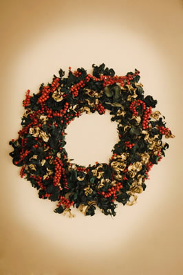 holly-berry-wreath.jpg