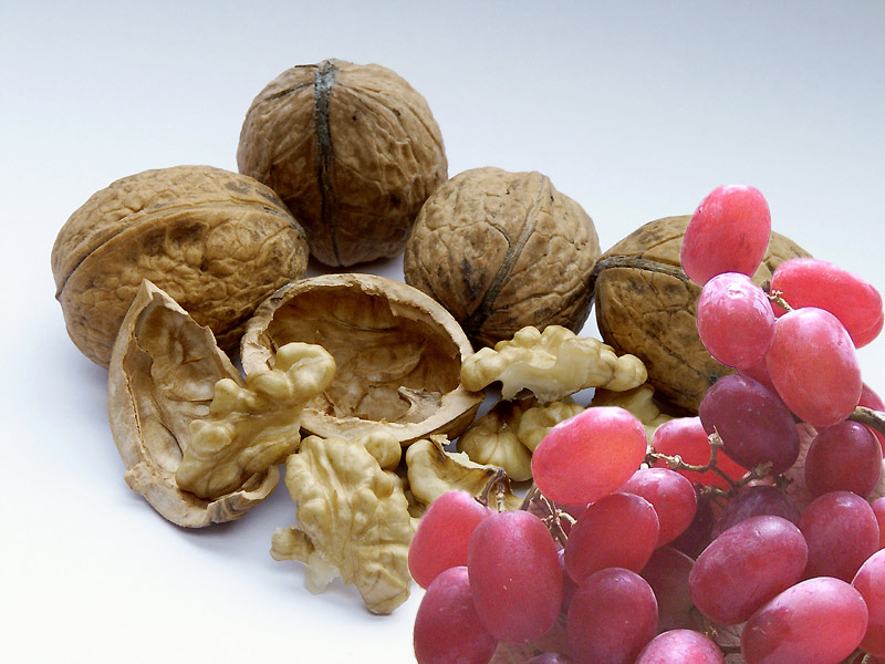 grapes walnuts
