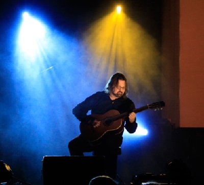Spicer Performs at 2011 Covenant Awards