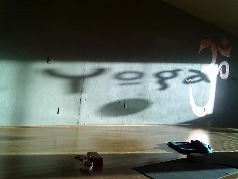 yoga shadow